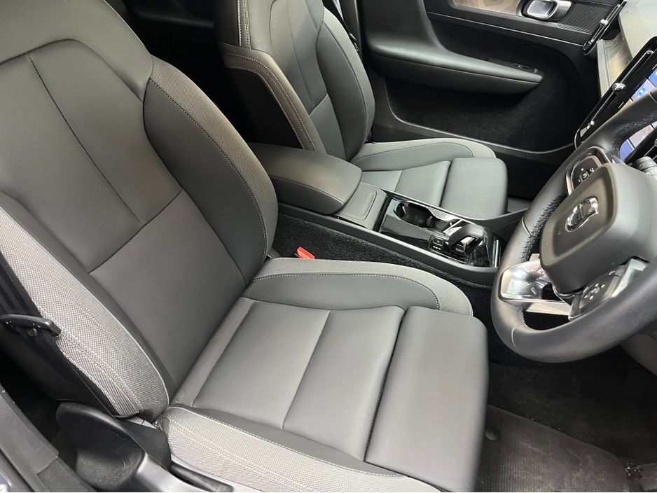 2022 Volvo XC40