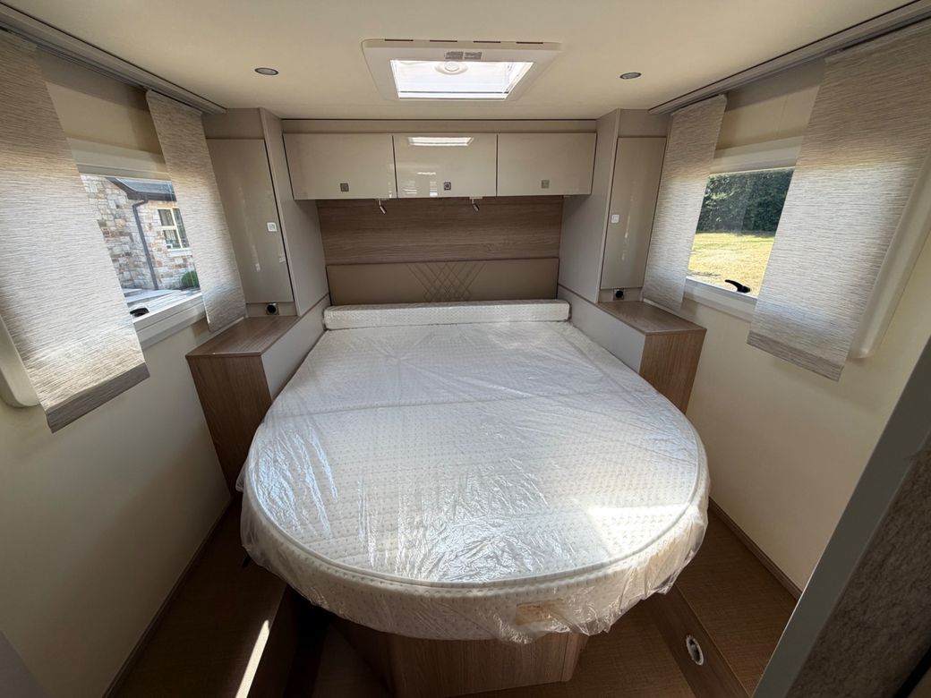 2026 NEW BURSTNER  LINEO T 700 LOW PROFILE L.H.D AUTO