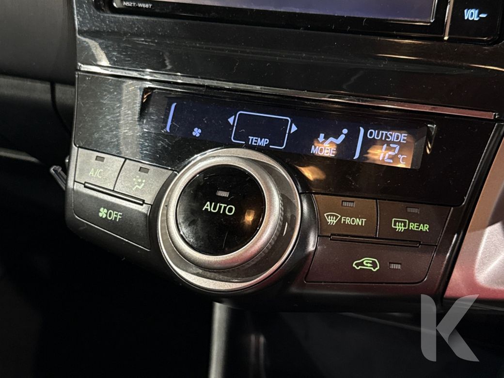 2021 Toyota Prius Alpha