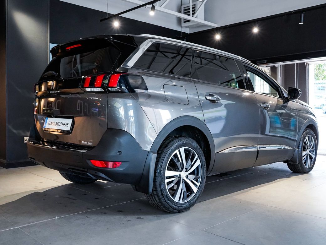 2023 Peugeot 5008