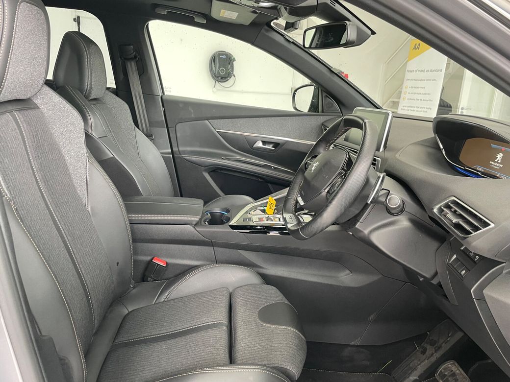 2021 Peugeot 5008