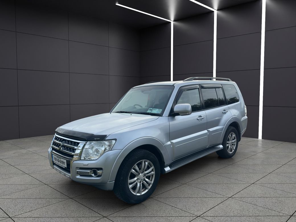 2015 Mitsubishi Pajero