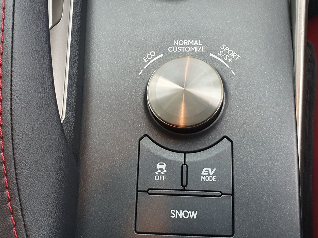 2017 Lexus IS 300h