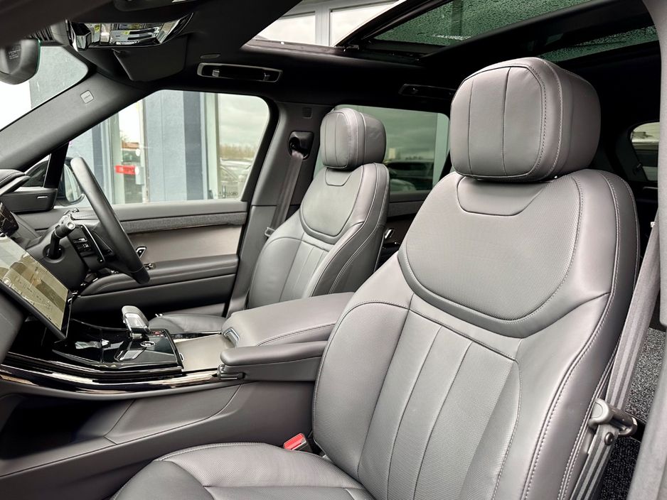 2025 Land Rover Range Rover Sport