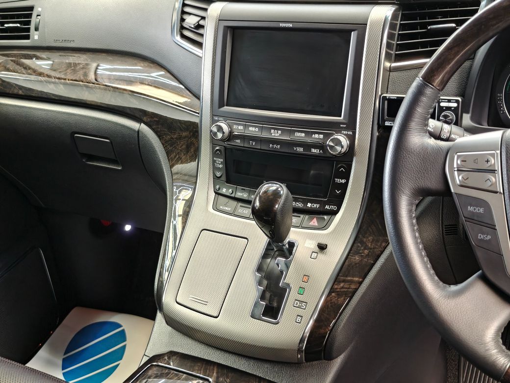 2014 Toyota Vellfire