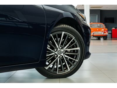 2023 Lexus ES 300h