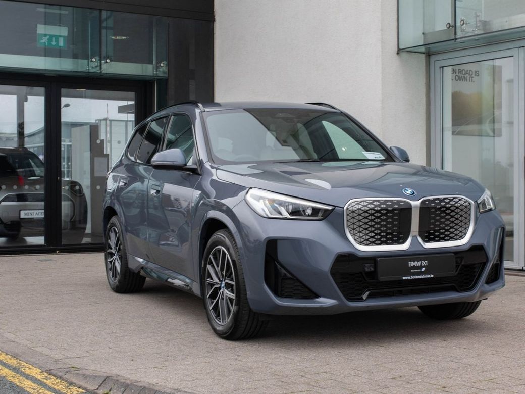 2025 BMW iX1