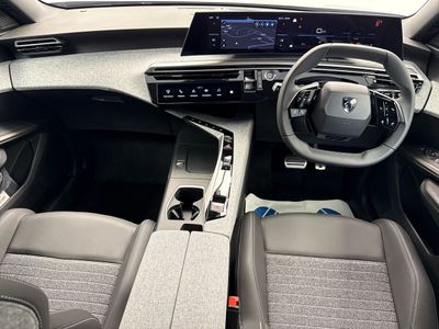 2025 Peugeot 5008