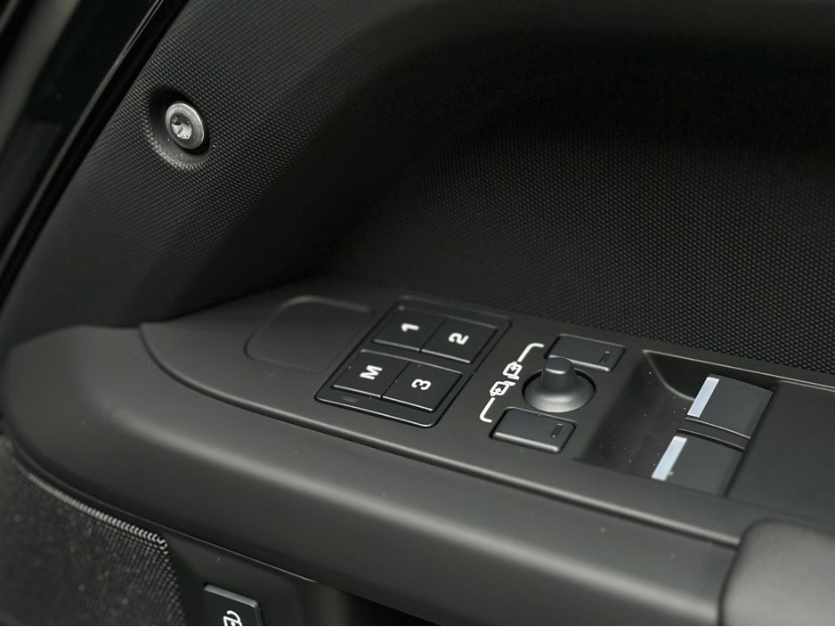 2025 Land Rover Defender