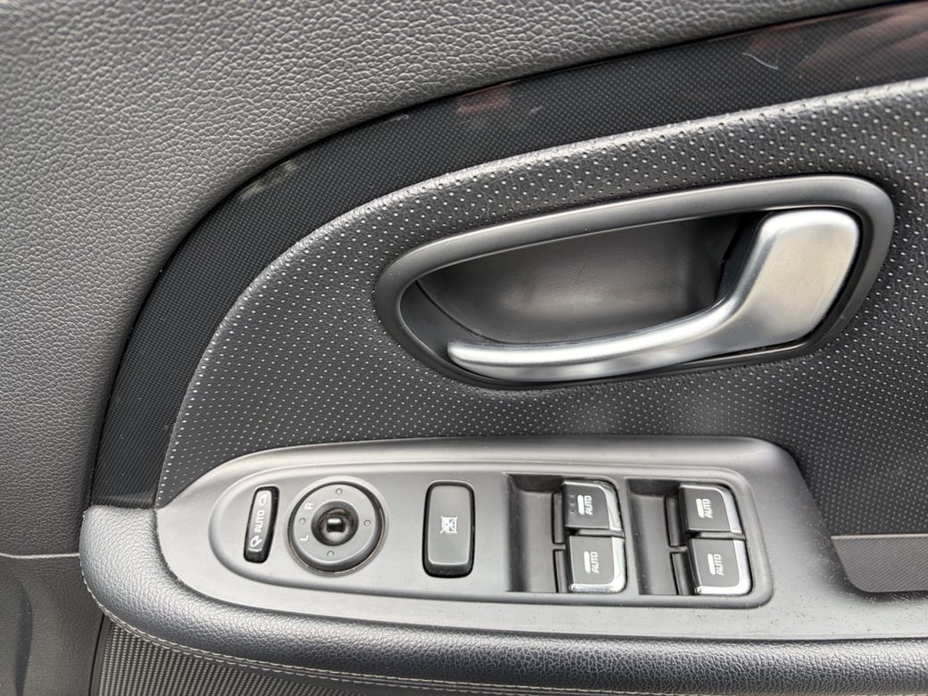 2016 Kia Carens