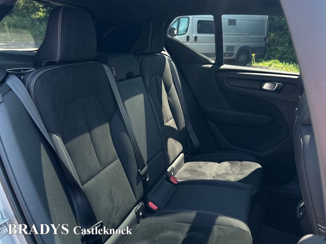 2023 Volvo XC40