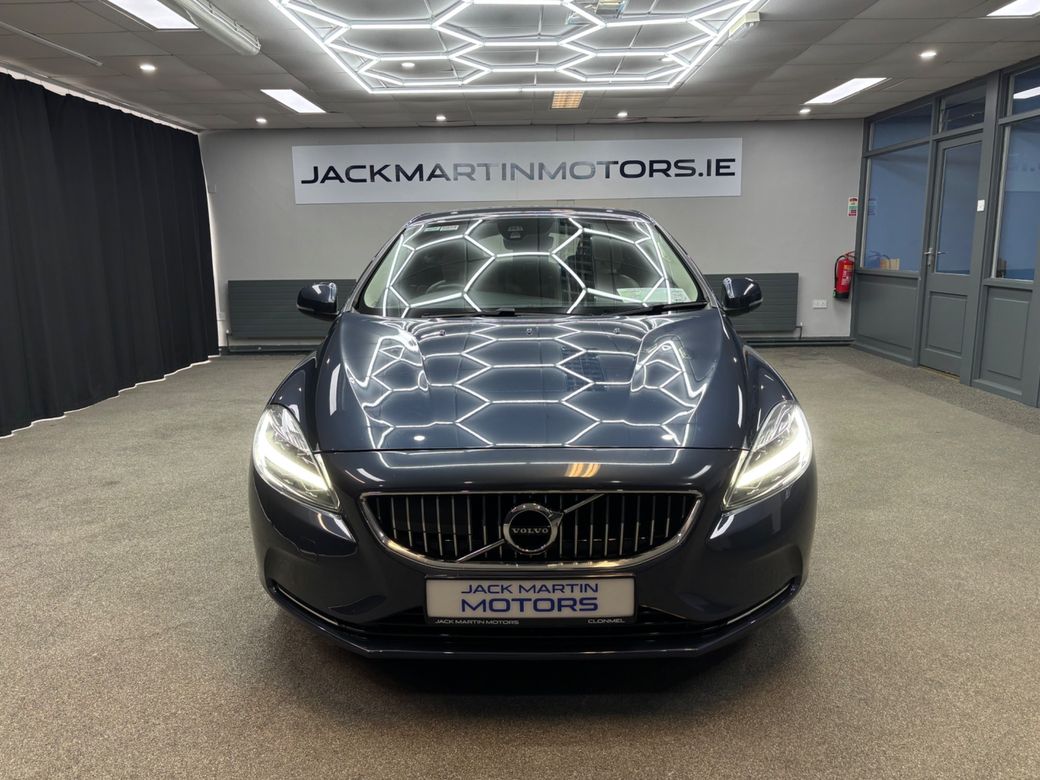 2017 Volvo V40