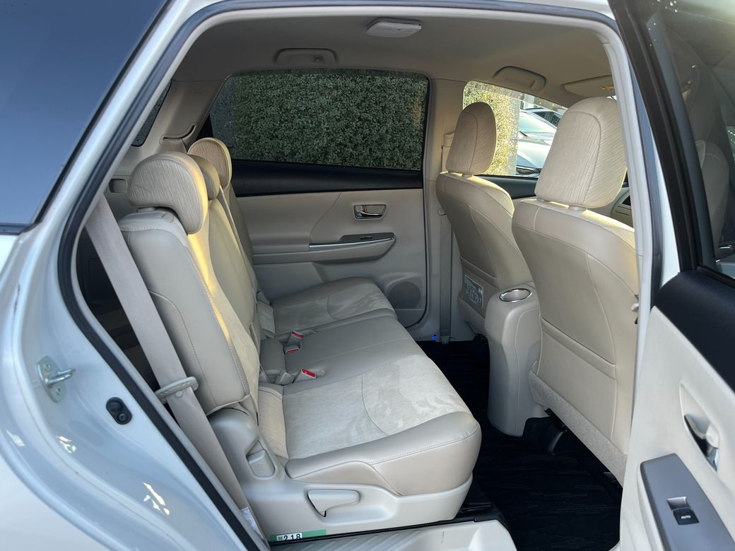 2018 Toyota Prius Alpha