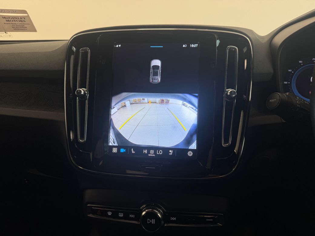 2024 Volvo C40