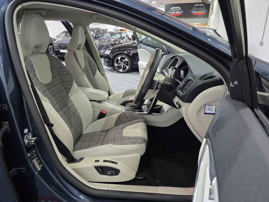 2018 Volvo V40