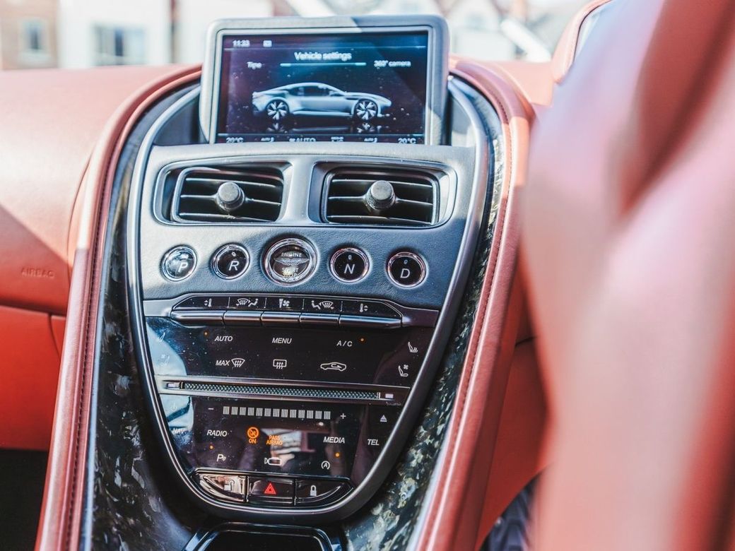 2018 Aston Martin DBS