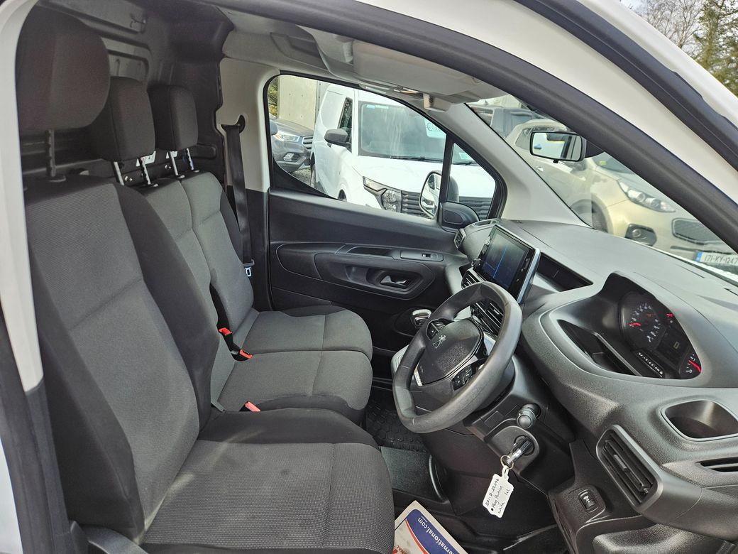 2022 Peugeot Partner