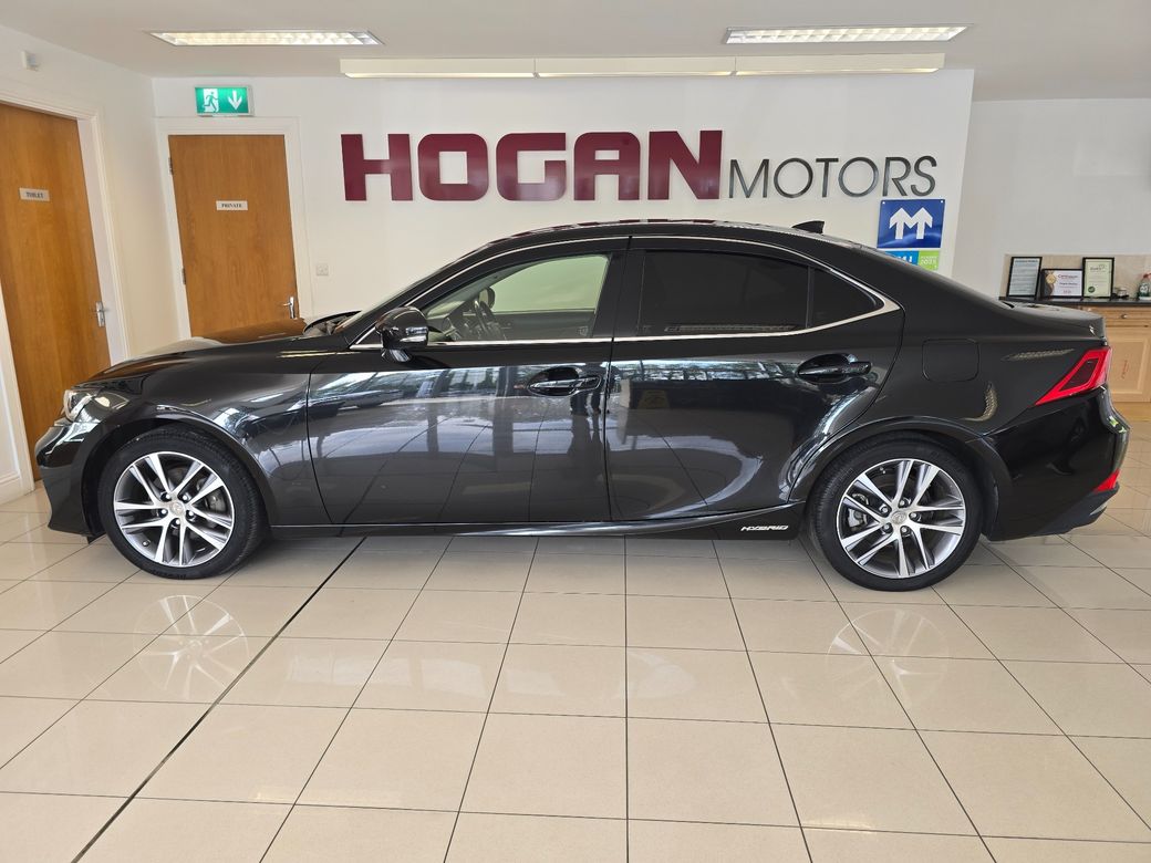 2019 Lexus IS 300h