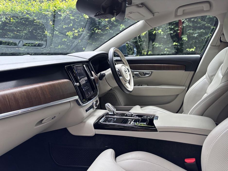 2021 Volvo S90