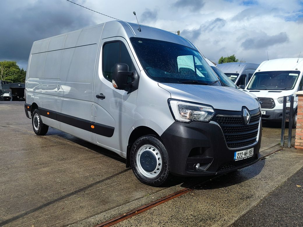 2022 Renault Master
