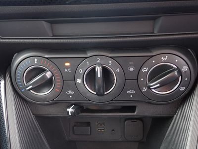 2017 Mazda Demio