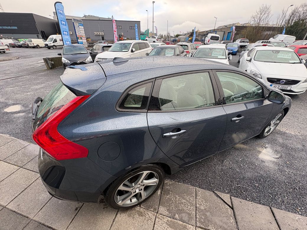 2019 Volvo V40