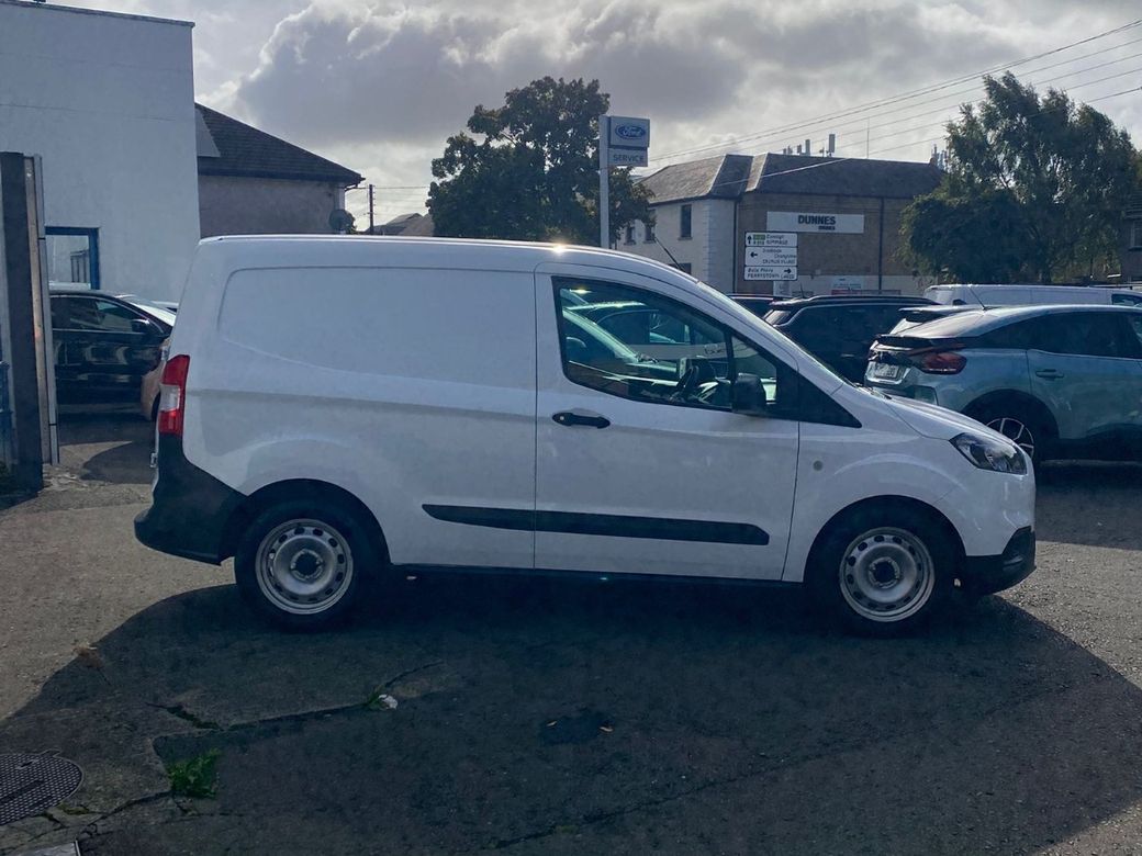 2022 Ford Transit Courier