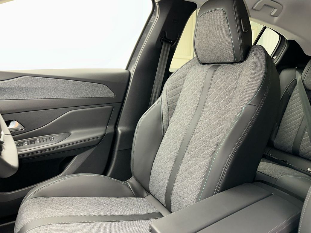 2025 Peugeot 408