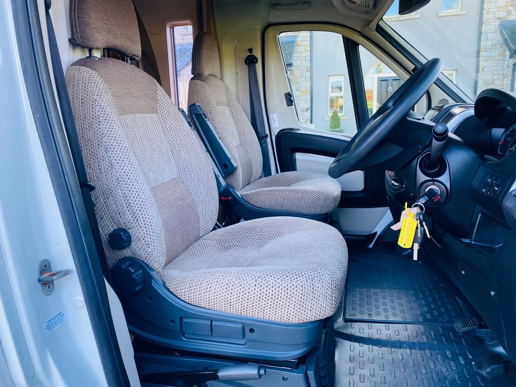 2014 SWIFT  SUNDANCE 584PR 4 BELT 4 BERTH R.H.D 