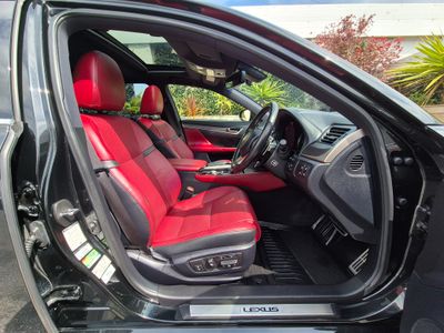2018 Lexus GS 300H