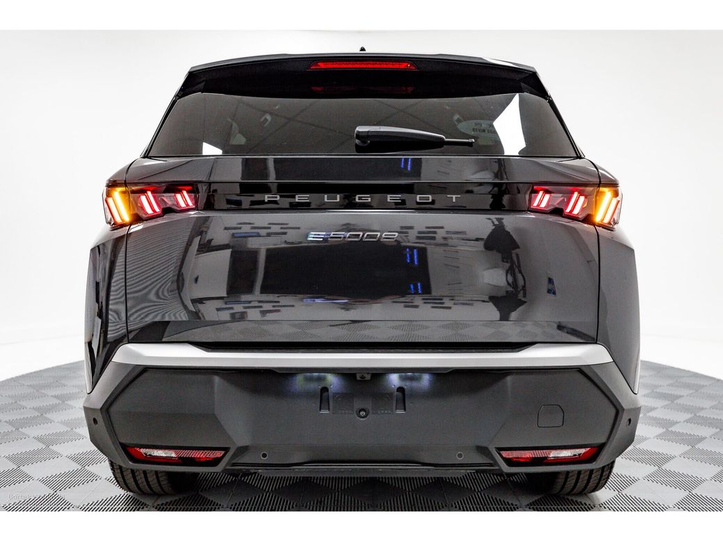 2025 Peugeot 5008