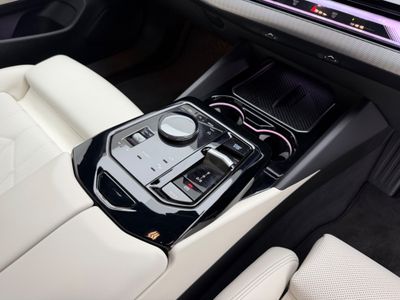 2024 BMW i5