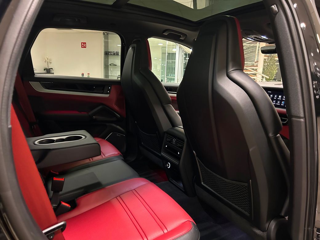 2024 Porsche Cayenne