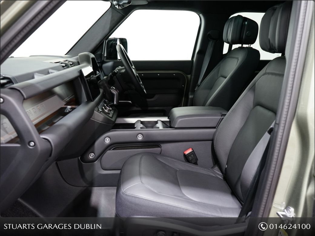 2025 Land Rover Defender