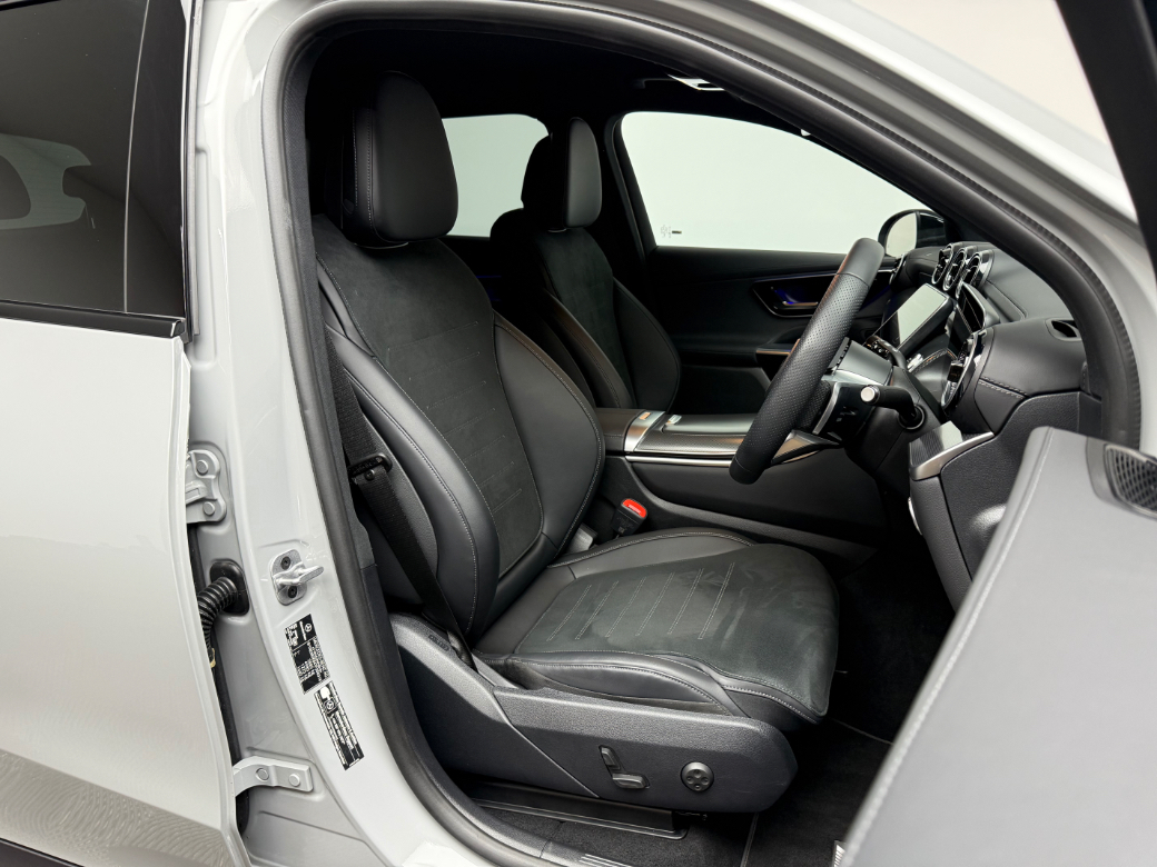 2025 Mercedes-Benz GLC Class