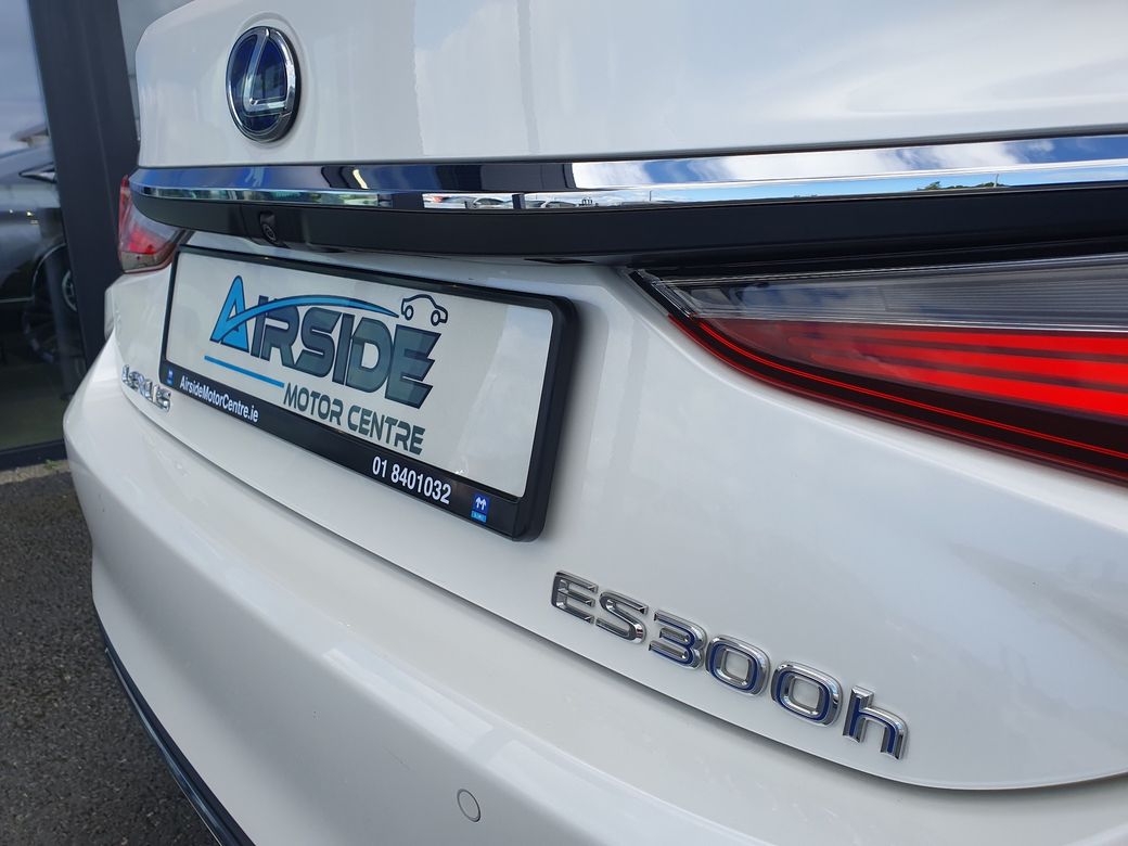 2020 Lexus ES 300h