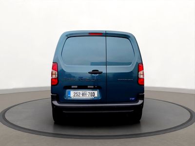 2025 Peugeot Partner