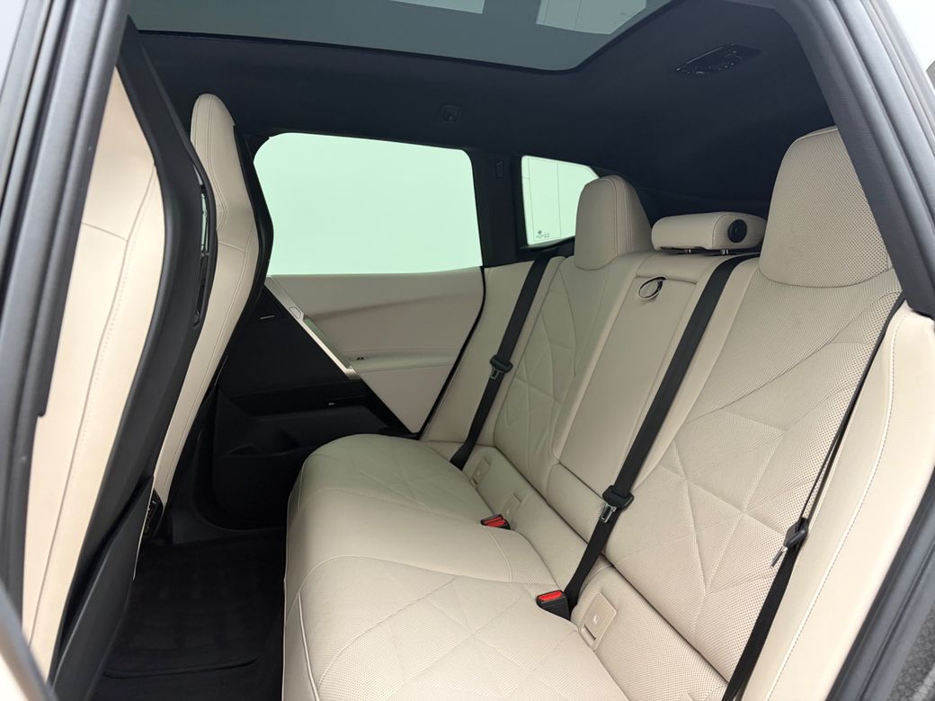 2023 BMW iX