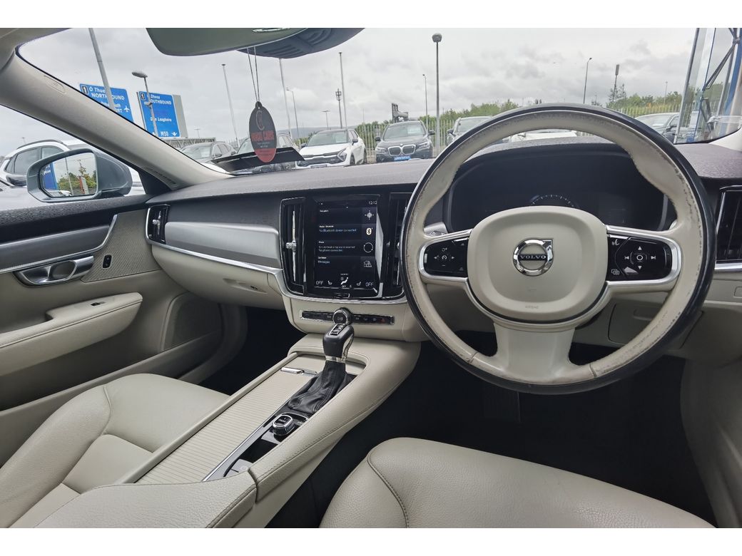 2017 Volvo S90