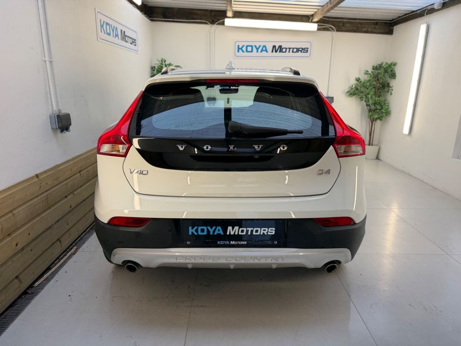 2017 Volvo V40