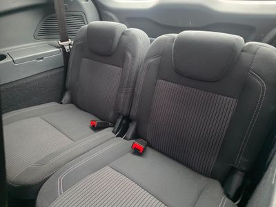 2015 Ford Grand C-Max