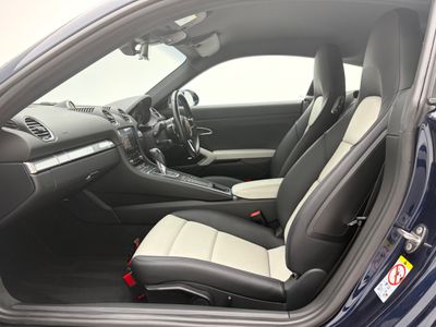 2022 Porsche Cayman