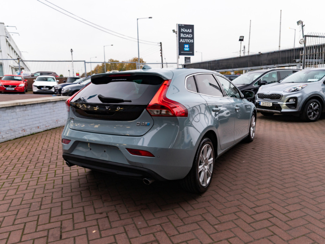 2016 Volvo V40