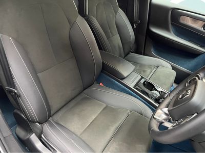 2022 Volvo XC40