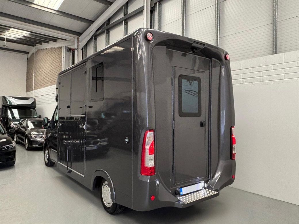 2020 Renault Master