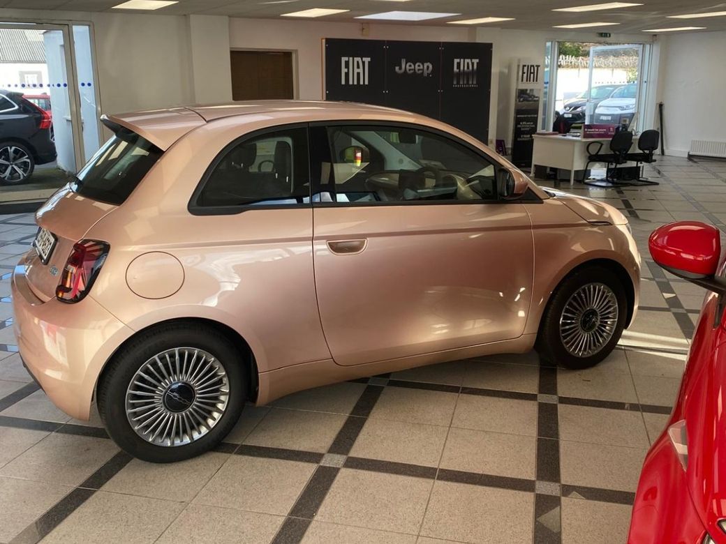 2025 Fiat 500e