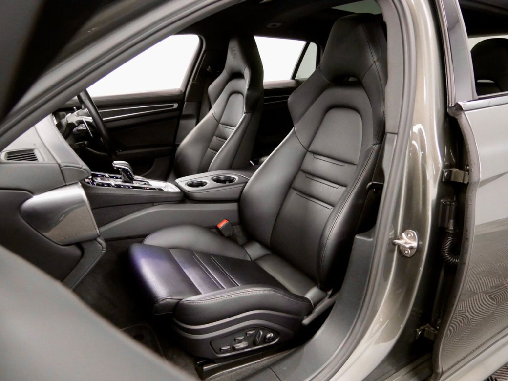 2023 Porsche Panamera