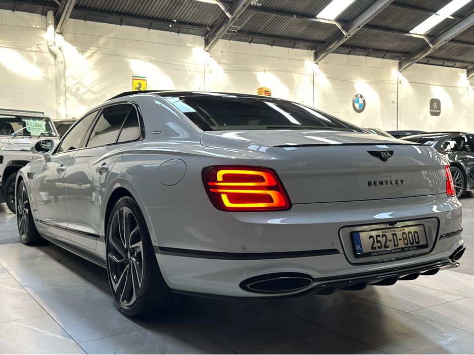 2025 Bentley Flying Spur