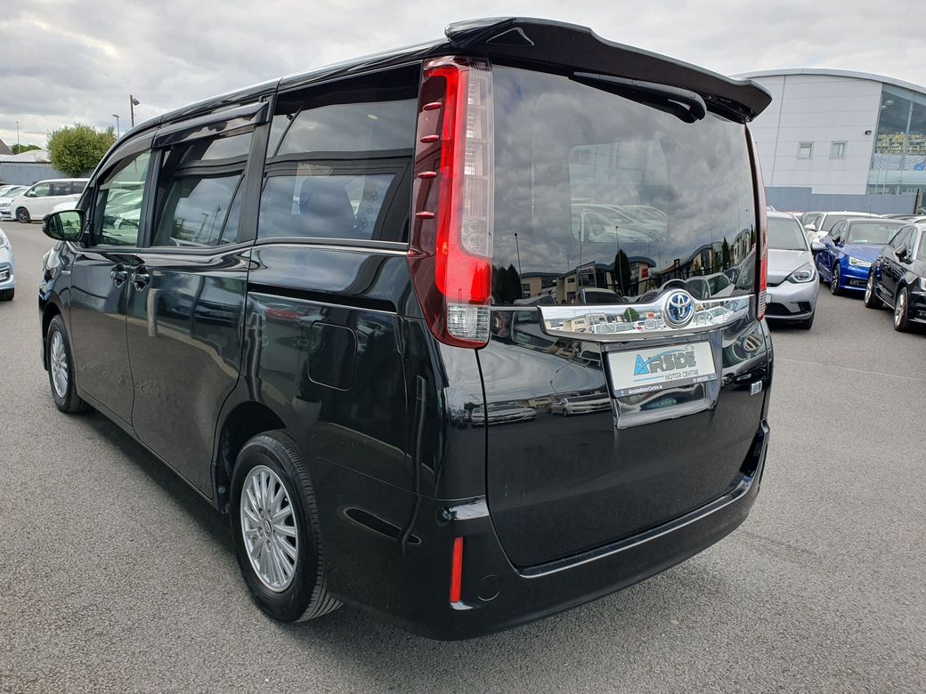 2014 Toyota Noah