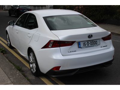 2015 Lexus IS 300h